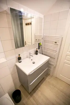 Salle de bains dans l'établissement L'Evasion - coeur de ville - WIFI - Gare