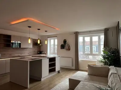 Cuisine ou kitchenette dans l'établissement Appartement 52m2, neuf, à deux pas de la Gare