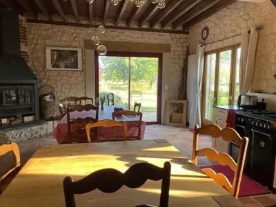 Coin salon dans l'établissement Grande Maison en bord de Seine