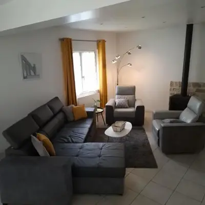 maison 2 chambres 4 lits 15mn Aéroport de Beauvais 5mn du château de la trye