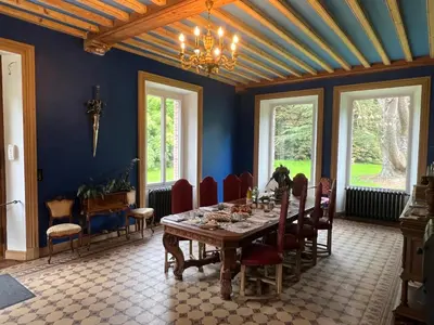 Coin salon dans l'établissement Le Château d'Elbeuf-en-Bray