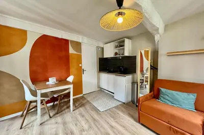 Cuisine ou kitchenette dans l'établissement Julia un véritable cocon au coeur de la ville