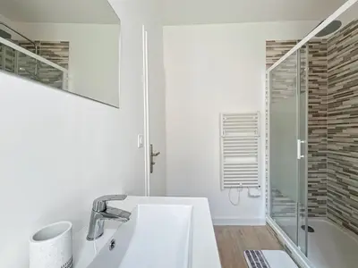 Salle de bains dans l'établissement Élégance en Centre-Ville - 336
