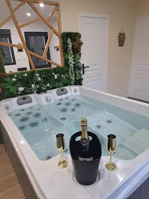 Plan de l'établissement Loveroom - Les suites d'Élise - Gîte Agathe