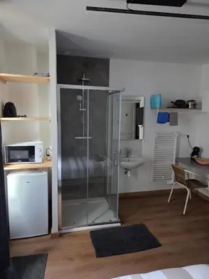 Cuisine ou kitchenette dans l'établissement Les Nids