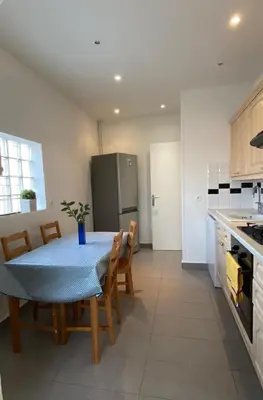 Cuisine ou kitchenette dans l'établissement Mésange d Atlas - North West Paris Suburbs