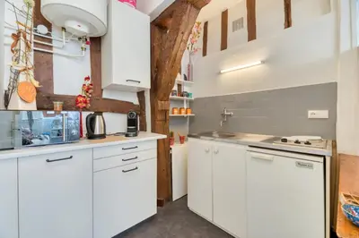Cuisine ou kitchenette dans l'établissement Valère nid d'amour pour 2 proche Cathédrale