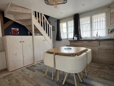 Cuisine ou kitchenette dans l'établissement La Chapelle de Monet - Logis Les Nymphéas