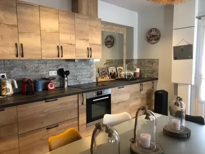 Cuisine ou kitchenette dans l'établissement La Chapelle de Monet - Logis Jasmin