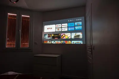 Télévision ou salle de divertissement dans l'établissement Le Cocon Cormeillais