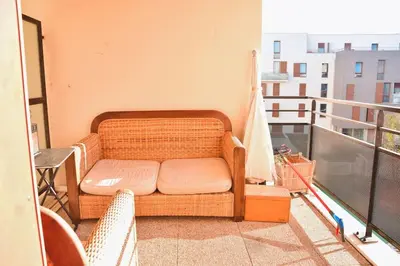 Coin salon dans l'établissement Superb flat in recent building with parking lot
