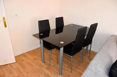 Coin salon dans l'établissement Superb flat in recent building with parking lot