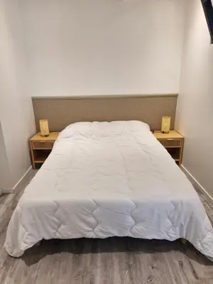 Un ou plusieurs lits dans un hébergement de l'établissement Maison Eden à 400 m de l'aéroport
