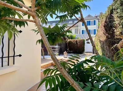 Jardin de l'établissement Rouen Gare - le Cabanon Grand Large