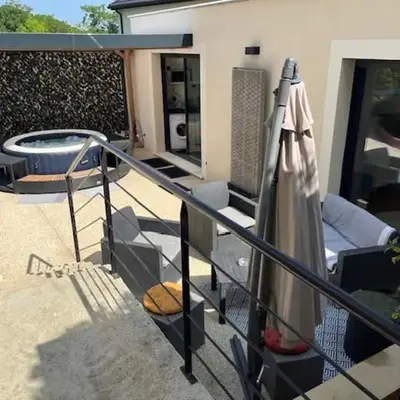 Appartement indépendant avec jacuzzi et terrasse privative