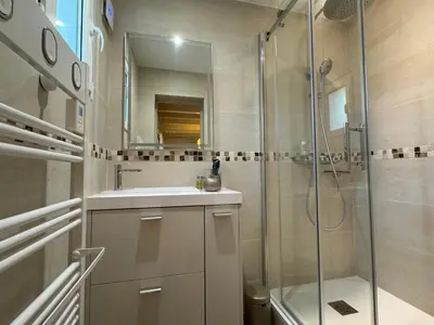 Salle de bains dans l'établissement Au coeur de l'Isle Adam - Le Clos de l'Isle