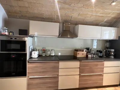 Cuisine ou kitchenette dans l'établissement Maison de ville-idéale pour les déplacements pros-35min Paris-versailles-Giverny-