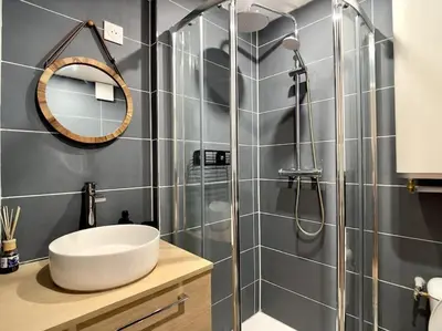 Salle de bains dans l'établissement Elfeuf centre - Chez Maxime