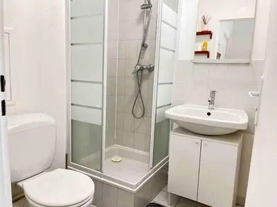 Salle de bains dans l'établissement Spacieux studio - Au pied de la gare Cergy-le-Haut