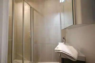 Salle de bains dans l'établissement Rouen centre - chez Cédric