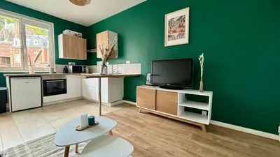 Cuisine ou kitchenette dans l'établissement Appartement proche gare avec garage