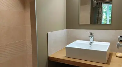 Salle de bains dans l'établissement Le Cottage -Gîte de charme-