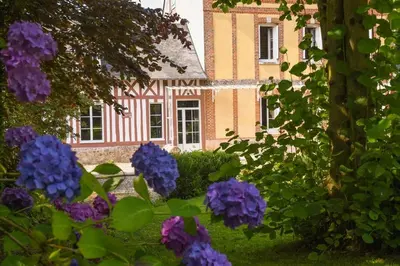 Jardin de l'établissement Le Cottage -Gîte de charme-