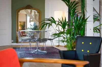 Coin salon dans l'établissement Bob surprenante maison avec parking en centre