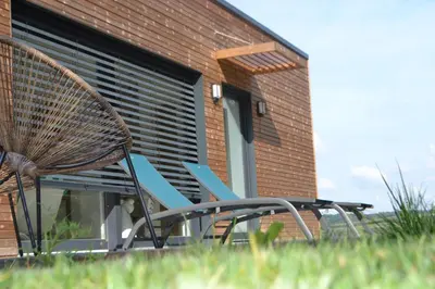 Plan de l'établissement Au refuge de la colline Ecolodge 4 étoiles avec vue magnifique sur la vallée, proche de Mers les bains