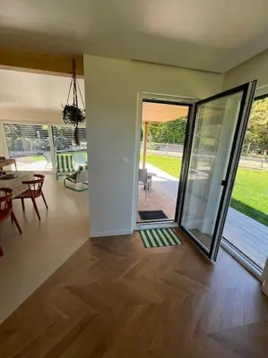 Plan de l'établissement Au refuge de la colline Ecolodge 4 étoiles avec vue magnifique sur la vallée, proche de Mers les bains