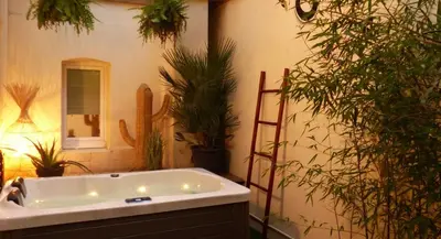 Salle de bains dans l'établissement CosyRouen Jacuzzi Parking gratuit