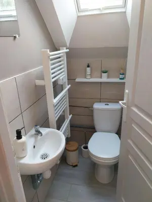 Salle de bains dans l'établissement Le gîte Maimbevillois