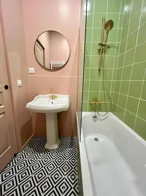 Salle de bains dans l'établissement Les Seventies