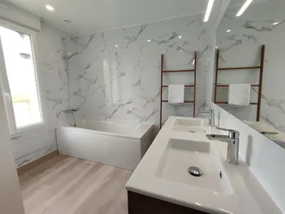 Salle de bains dans l'établissement Gite La Fleuv'Yeres
