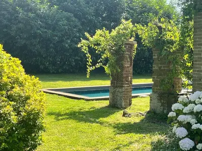 Plan de l'établissement Les Roseaux, 1h de Paris, Grand Jardin, Piscine
