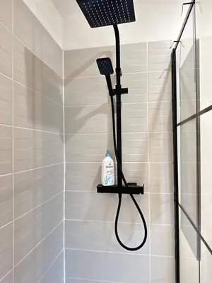 Plan de l'établissement Chambre 34 indépendante et privée avec service de navette