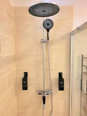 Salle de bains dans l'établissement La Vie en Rose