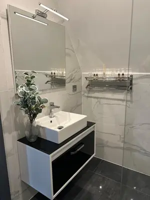 Salle de bains dans l'établissement Domaine de Bracheux Chambres & Spa près de Beauvais