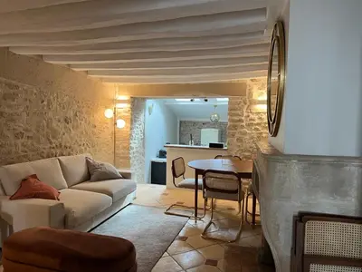 Coin salon dans l'établissement Maison de ville - idéal déplacements et familles - 35 min Paris - Versailles - Giverny