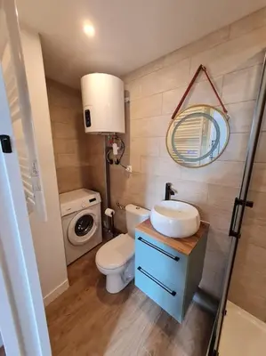 Salle de bains dans l'établissement Studio cosy et fonctionnel