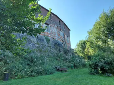 Jardin de l'établissement Le Relais de Lyons