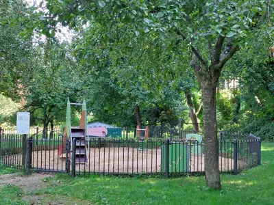 Jardin de l'établissement Le Relais de Lyons