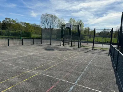 Tennis ou squash au sein de l'appartement ou à proximité