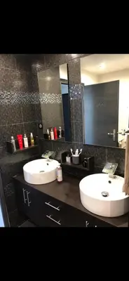 Salle de bains dans l'établissement Maison calme avec piscine privée