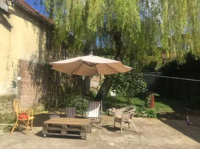 Jardin de l'établissement Grande maison à 1H de la mer et 1H de Paris