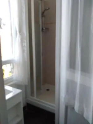 Salle de bains dans l'établissement Spring room