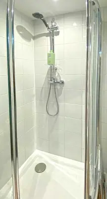 Salle de bains dans l'établissement Studio au calme rénové près gare et centre