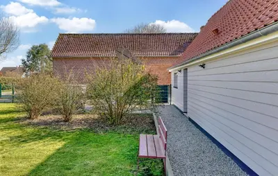 Jardin de l'établissement 2 Bedroom Gorgeous Home In Offranville