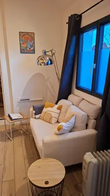 Coin salon dans l'établissement studio indépendant proche de la mer LE Bon Secours