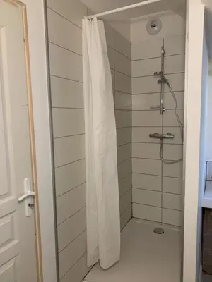 Salle de bains dans l'établissement L Entre deux choses